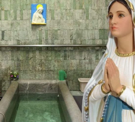 Lourdes da Napoli - acqua della grotta