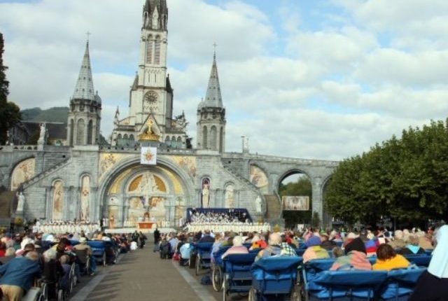 Pellegrinaggio a Lourdes