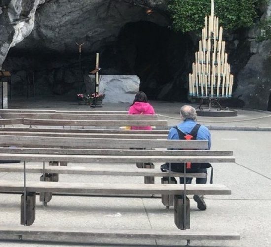 Preghiera a Lourdes
